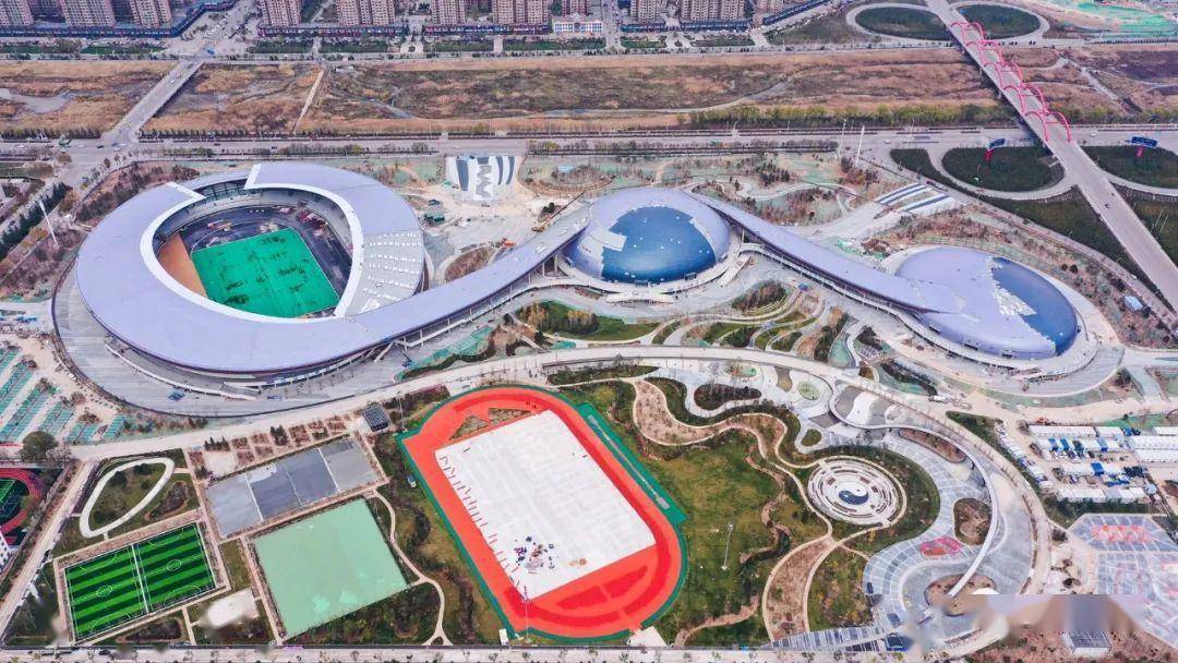 人造草坪甘肃平凉市体育运动公园复合型塑胶跑道